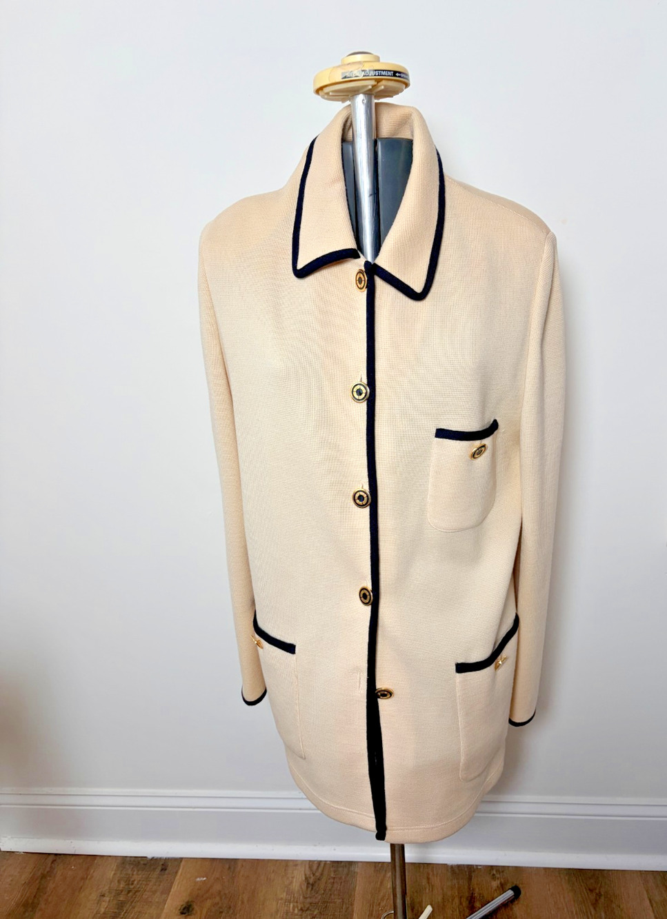 Luisa Spagnoli Cream Virgin Wool Cardigan Jacket Navy Trim Gold Buttons Italy L